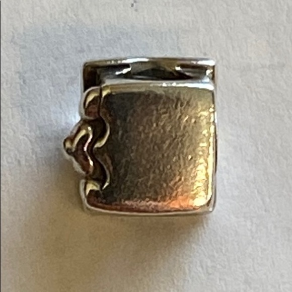 Doghouse w/red enamel heart - Pandora - retired!! - Picture 5 of 7